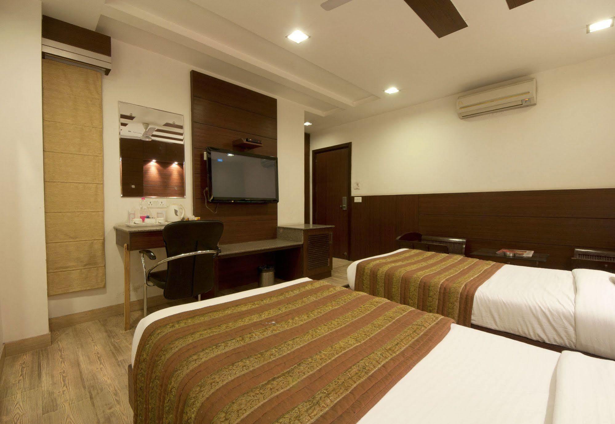 Hotel Amaltas International - Delhi-16 New Delhi Eksteriør bilde